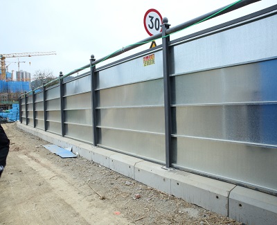 深圳圍擋多少錢一米？批發(fā)價格貴不貴？