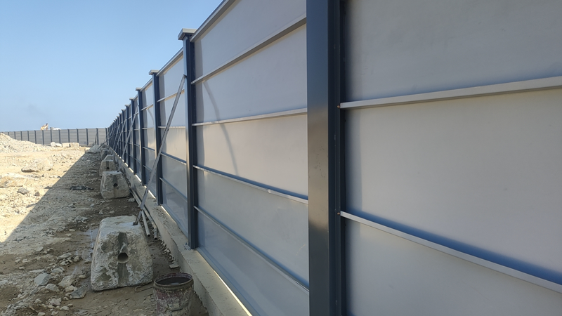 中交四航局深圳港鹽田港區東作業區集裝箱碼頭工程一期工程碼頭及護岸工程-旭東B2款圍擋施工中